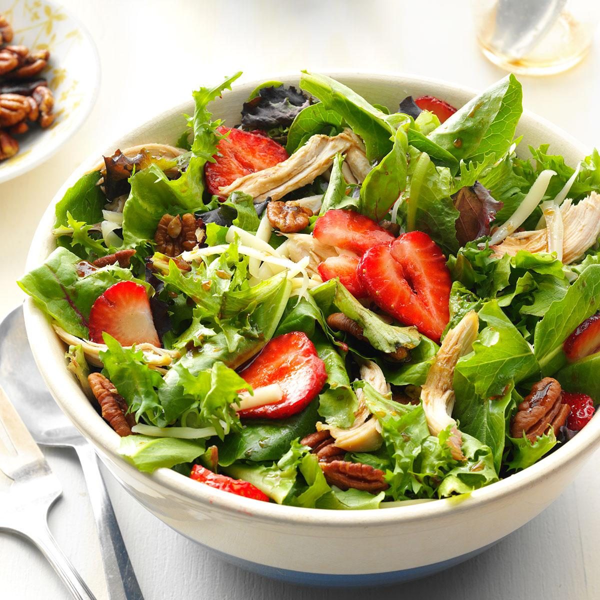 Strawberry and Pecan Salad Copycat
