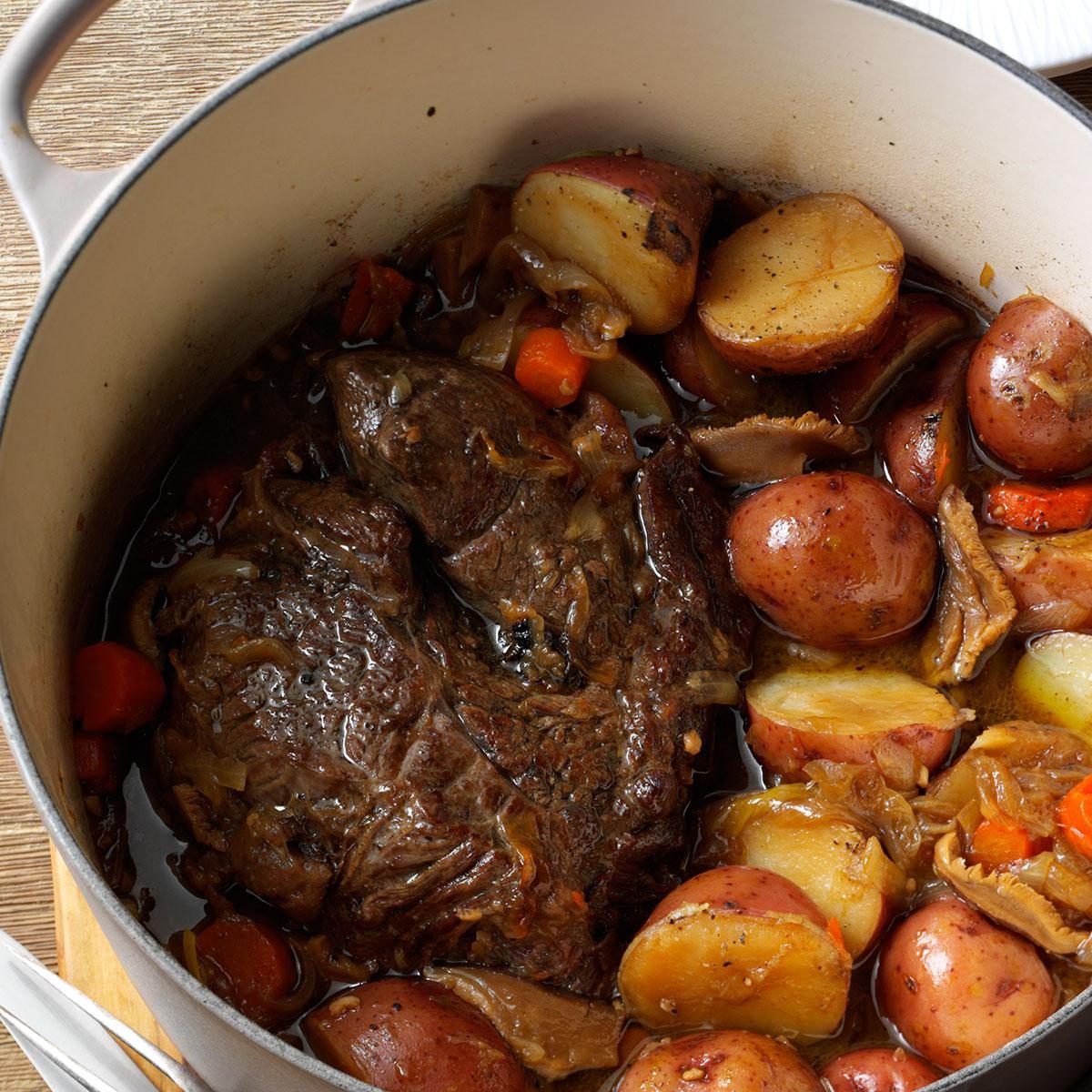 31 Dutch Oven Recipes for Winter