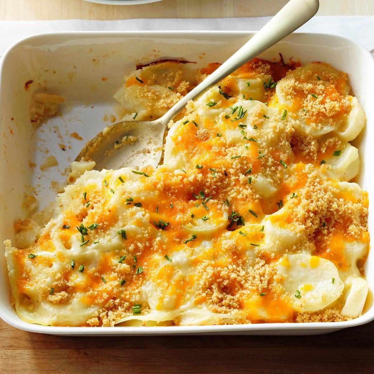 Au Gratin Potatoes And Leeks Exps Hca23 37978 Dr 06 17 7b