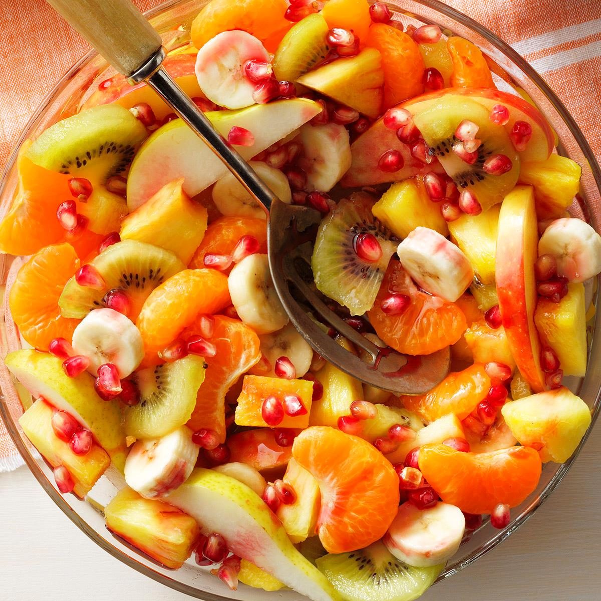 Fresh Fruit Salad With Pomegranate Exps Hccb22 83227 E09 10 3b
