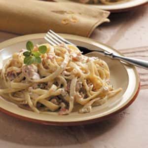 Fettuccine with Bacon-Clam Sauce