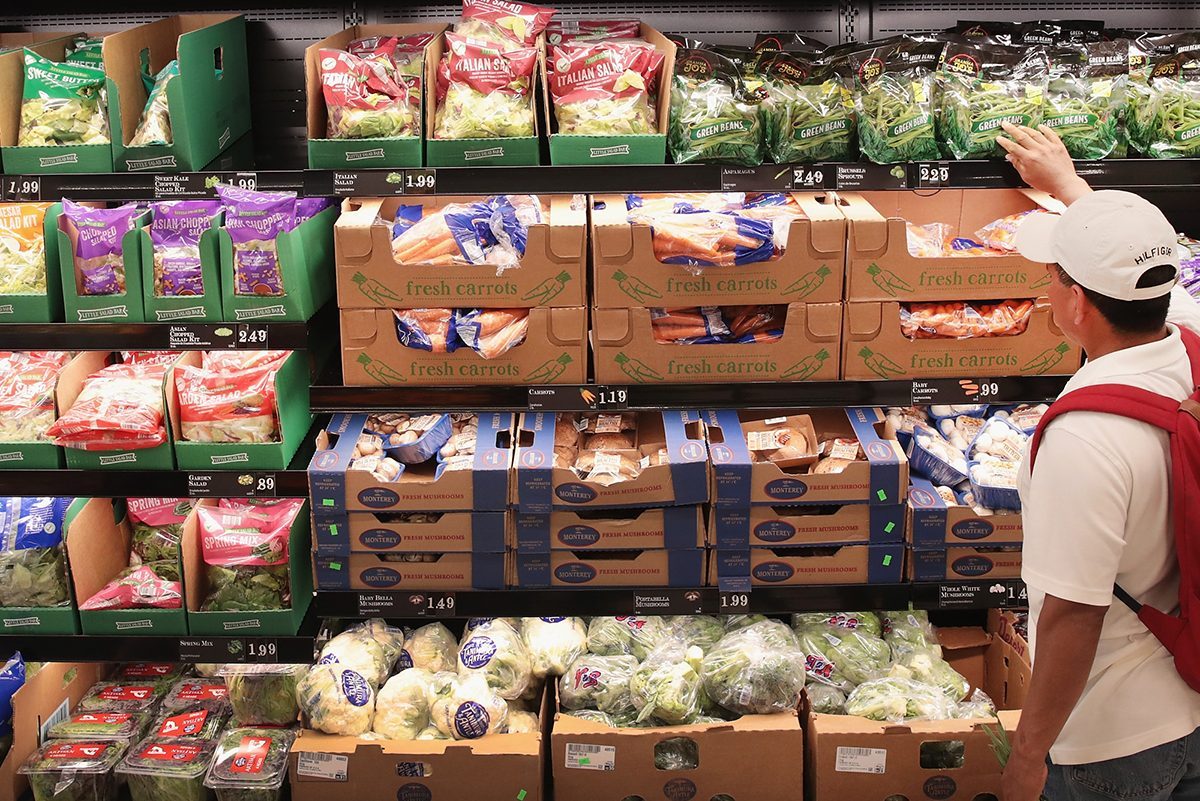 CHICAGO, IL - JUNE 12: Customers shop at an Aldi grocery store on June 12, 2017 in Chicago, Illinois. Aldi has announced plans to open 900 new stores in the United States in the next five years. The $3.4 billion capital investment would create 25,000 jobs and make the grocery chain the third largest in the nation behind Wal-Mart and Kroger. (Photo by Scott Olson/Getty Images)