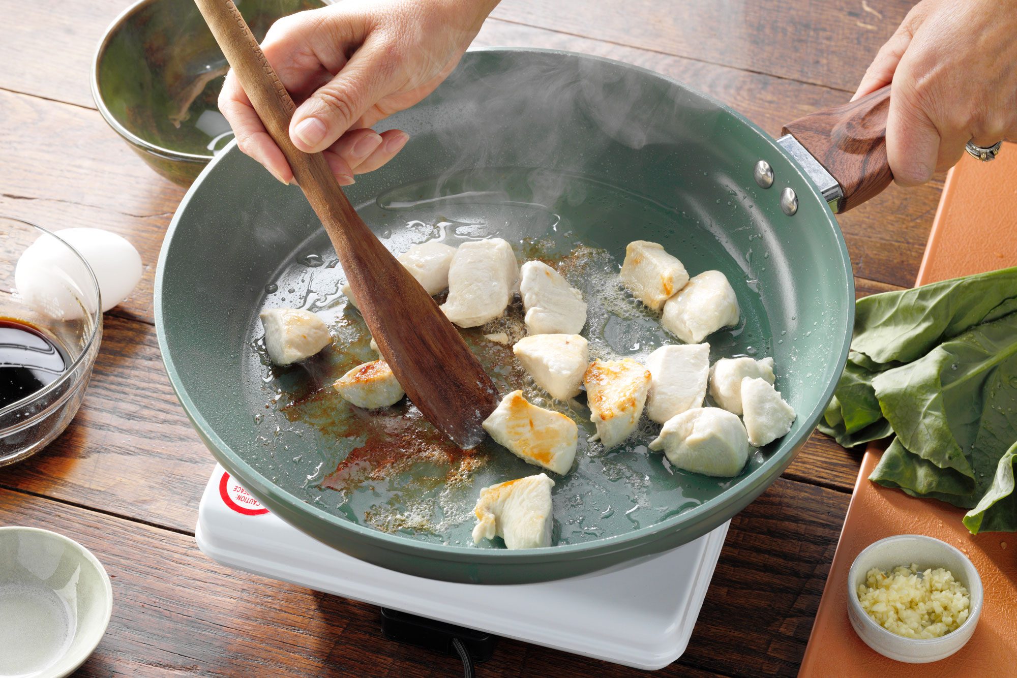 Pad See Ew frying chicken