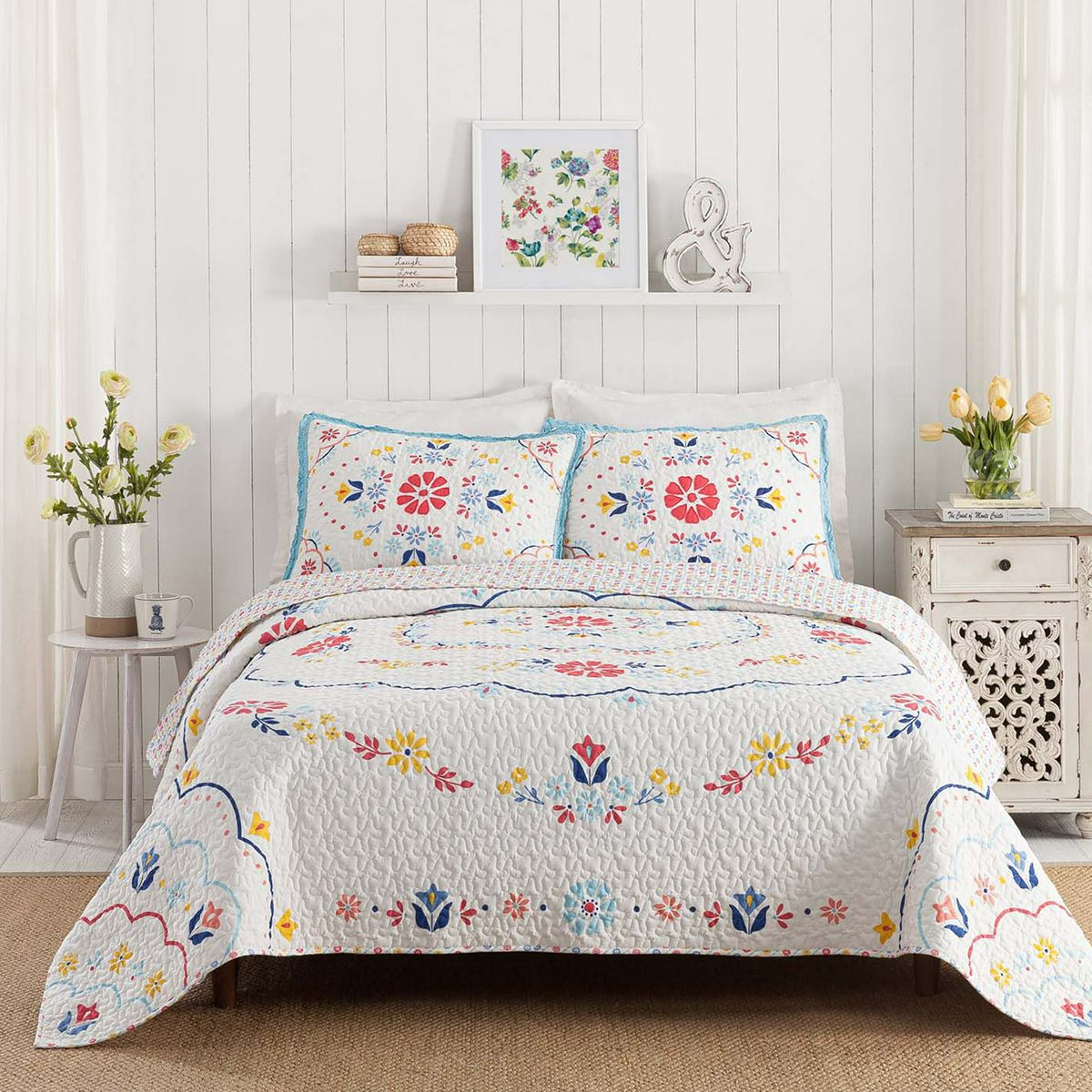 10 Pioneer Woman Bedding Options for a Country-Chic Home