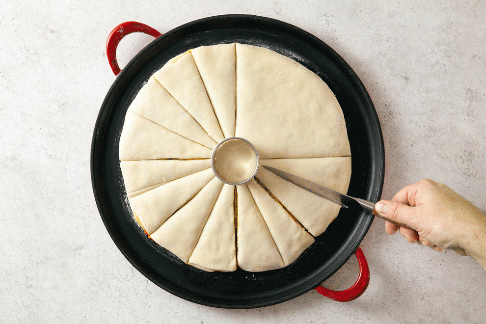 Creating star on dough