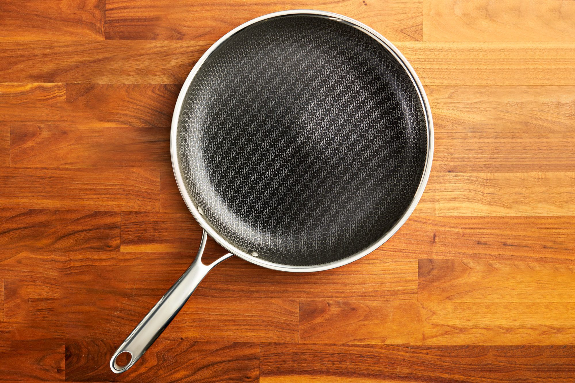 I Tried the Gordon Ramsay-Approved HexClad Pan—Here’s Why It’s a Cooking Superstar