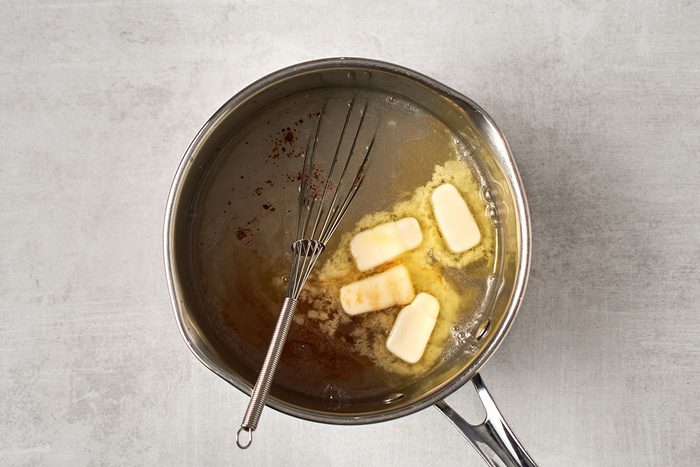 Make the vanilla sauce