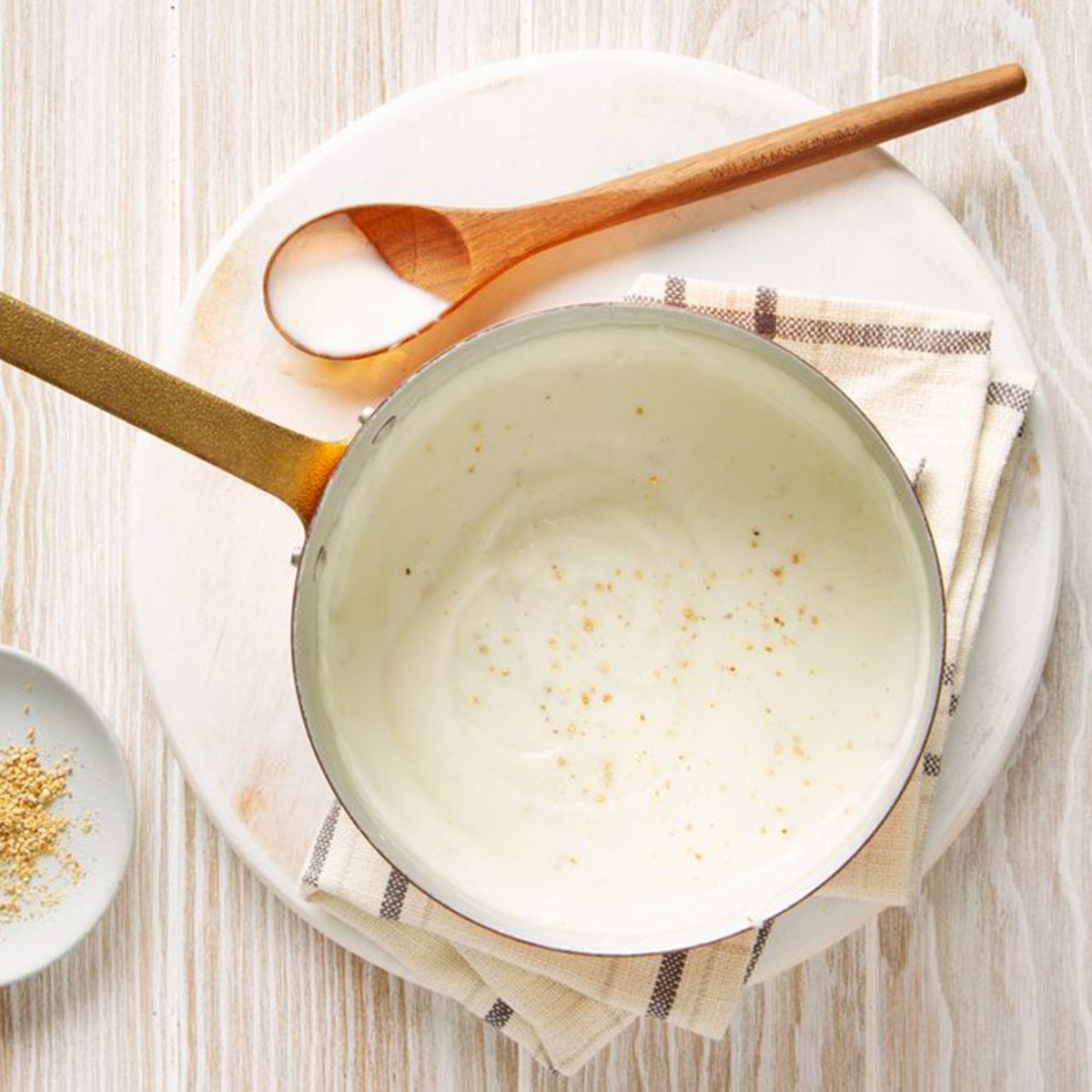 Ft21 13884 F 1020 1 White Sauce Tmb Studio