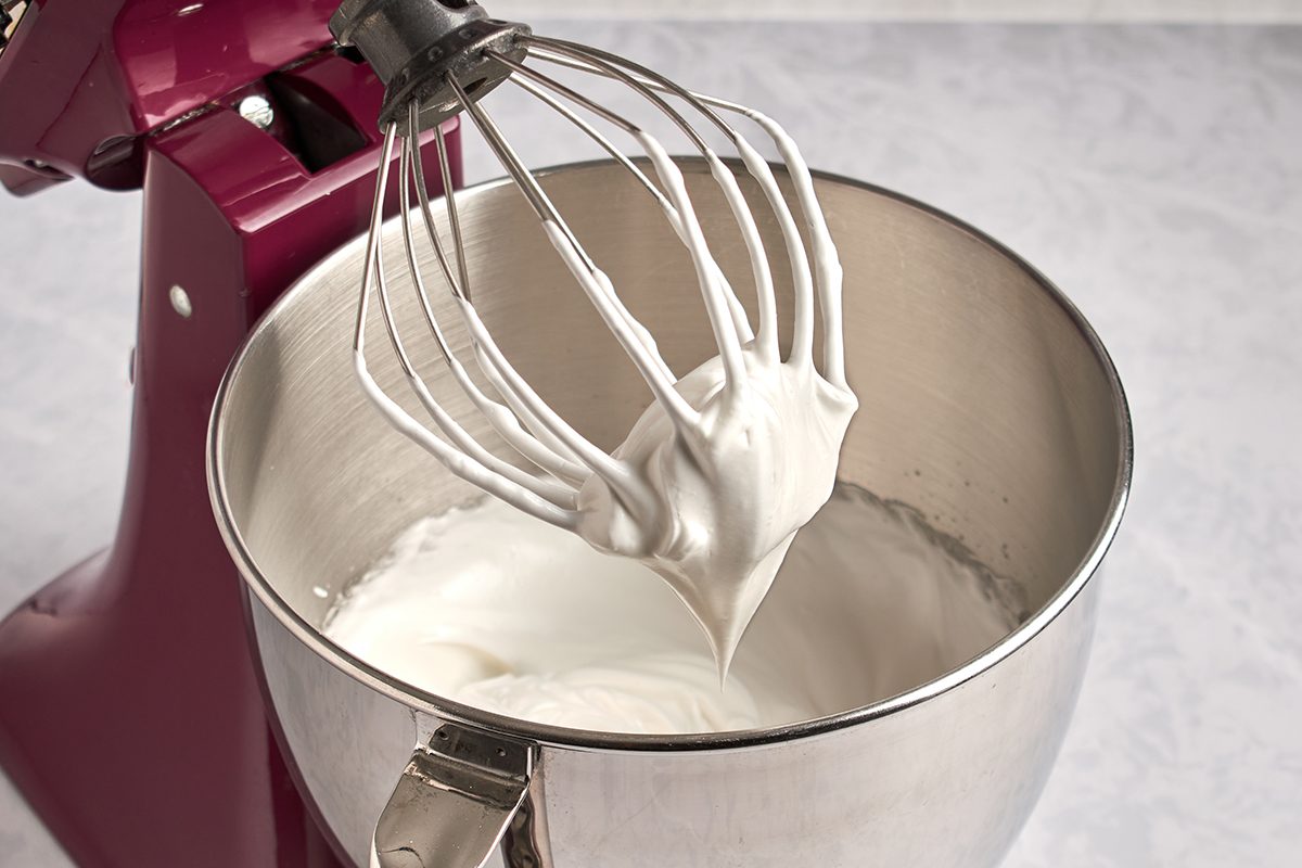 Prepare the meringue