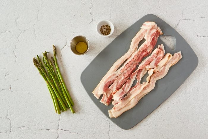 Ingredients for bacon wrapped asparagus