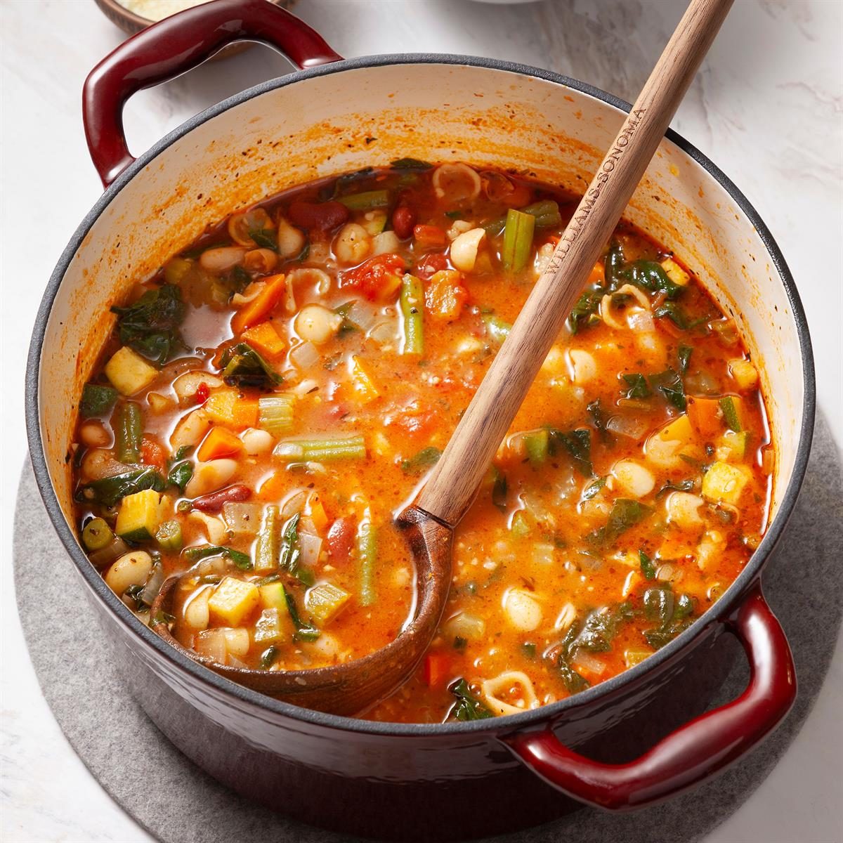 Copycat Olive Garden Minestrone Soup