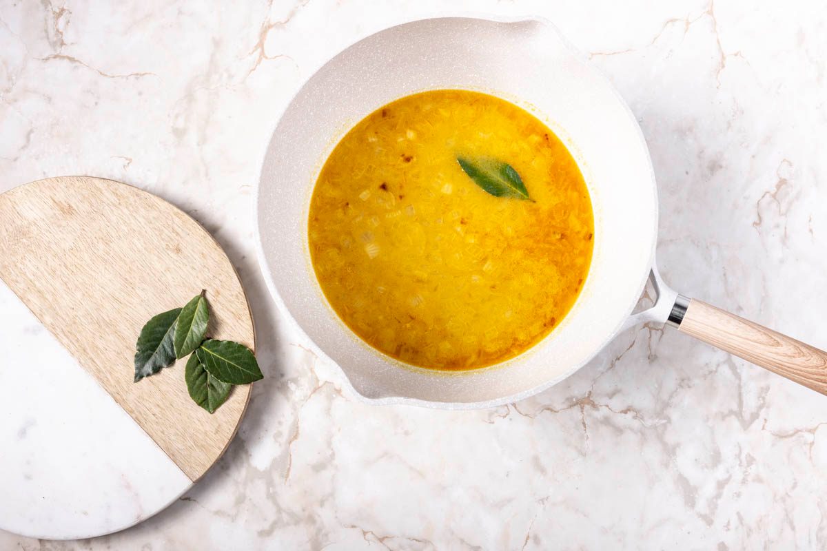 large saucepan, saute the onion and garlic in oil over medium heat for curried butternut squash soup