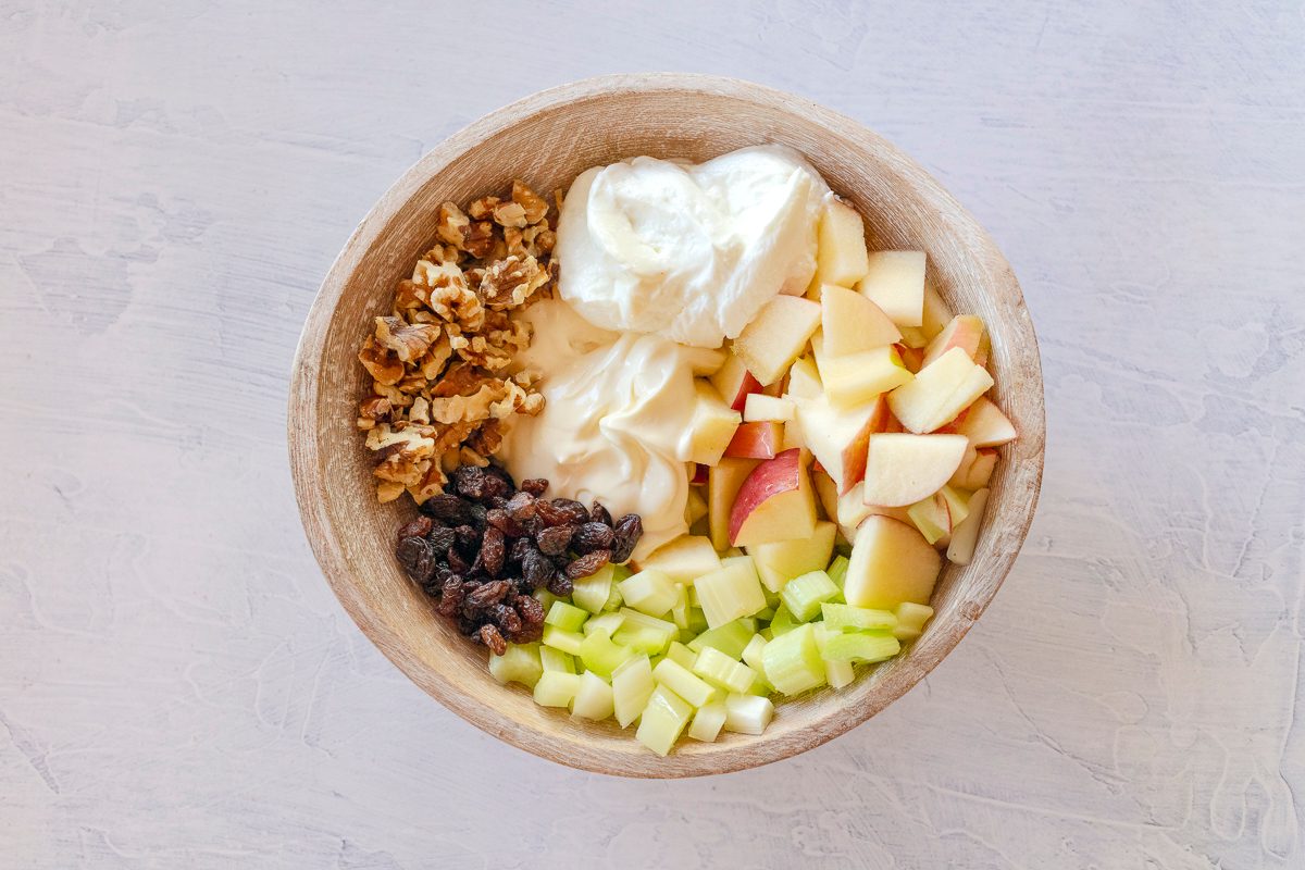 Easy Waldorf Salad Tohd24 194427 Jackiealpers 01