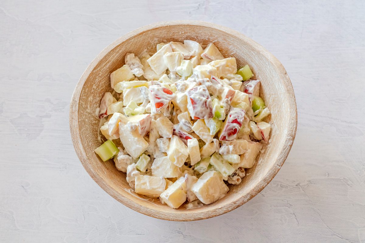 Easy Waldorf Salad Tohd24 194427 Jackiealpers 02