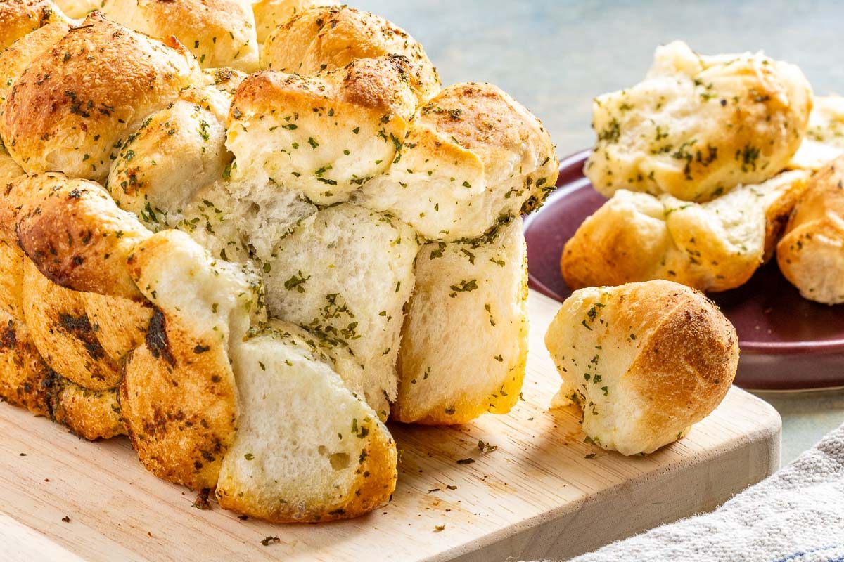 Taste of Home Pull Apart Garlic Bread photo of the finished recipe.