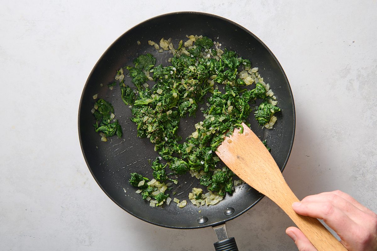 Preparing the spinach