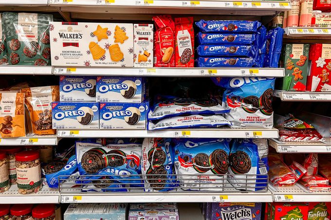 This Year's Holiday Oreos Look Like Santa Trend Rosie Seifert For Taste Of Home 06 Yvedit