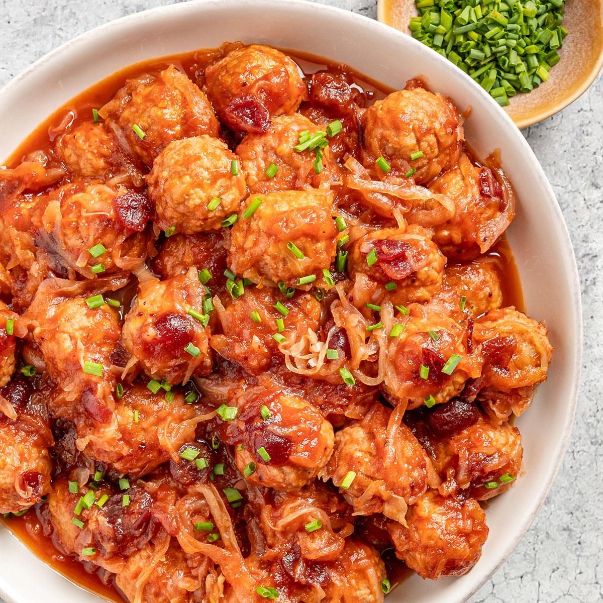 Cranberry Sauerkraut Meatballs Exps Tohd24 45378 Kristinavanni 6