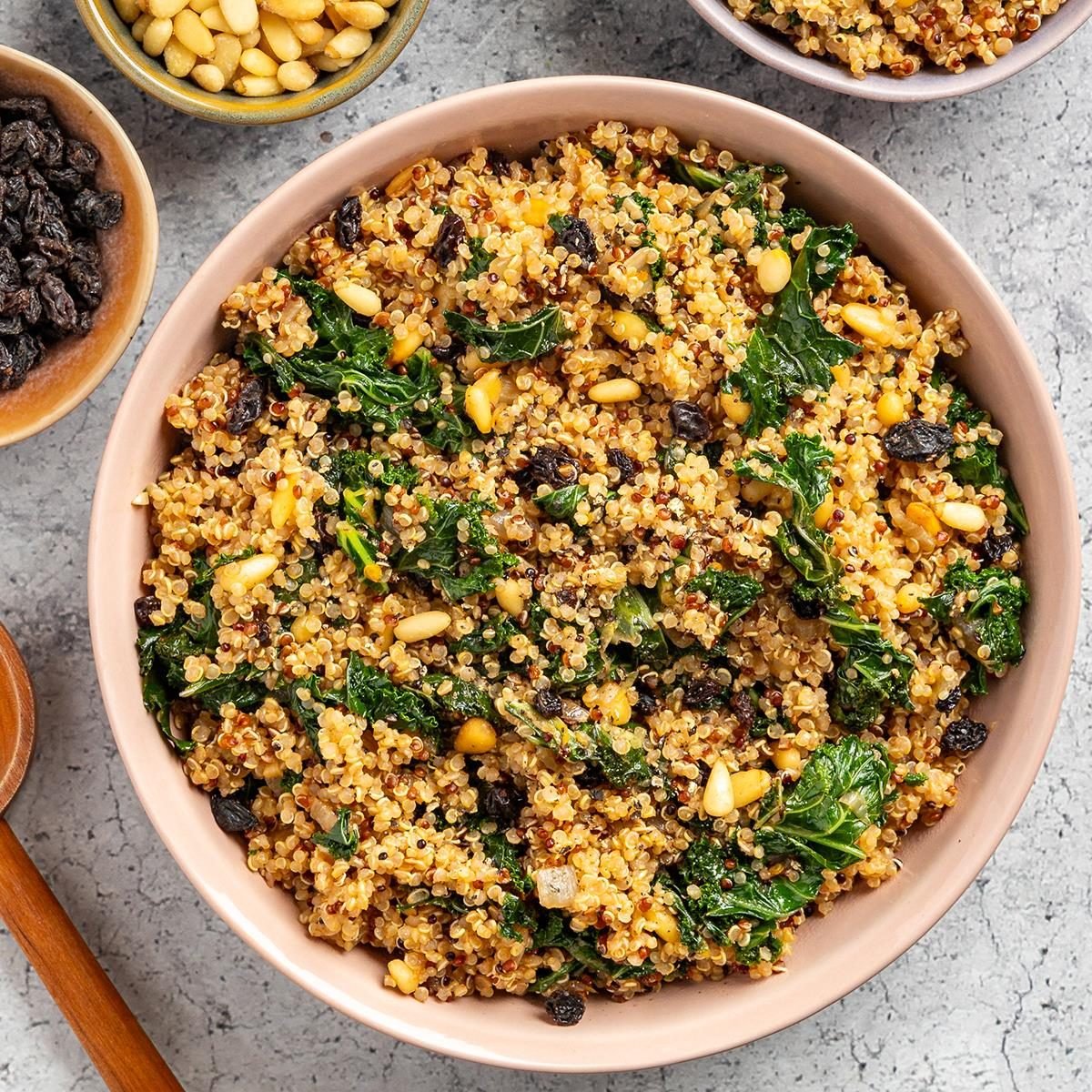 Kale Quinoa Salad Exps Tohd24 137805 Kristinavanni 6