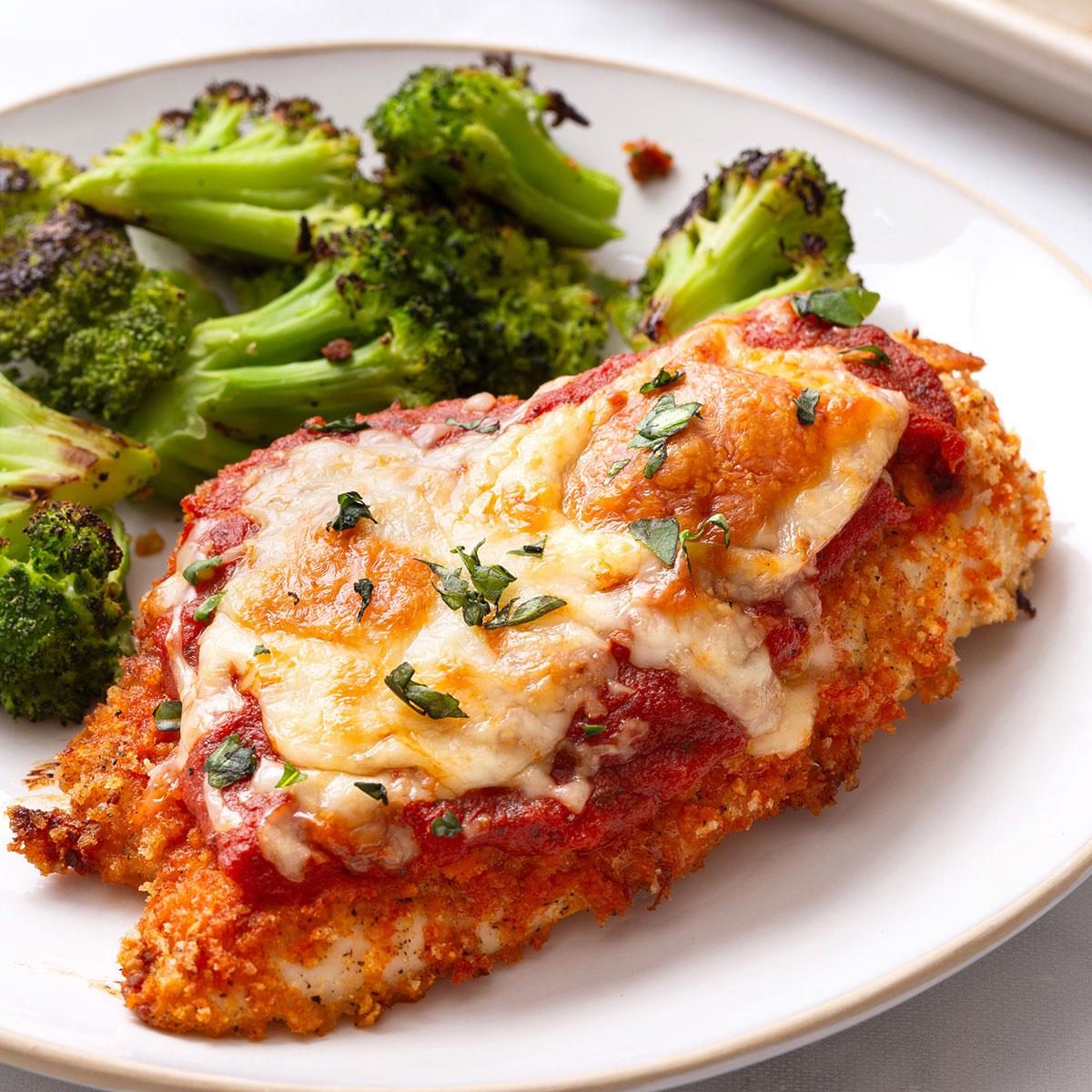 Sheet Pan Chicken Parmesan Exps Tohd24 206935 Abbeylittlejohn 06