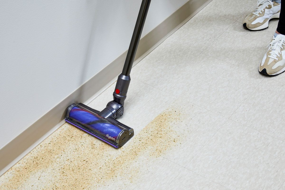 Shark Vs Dyson testing