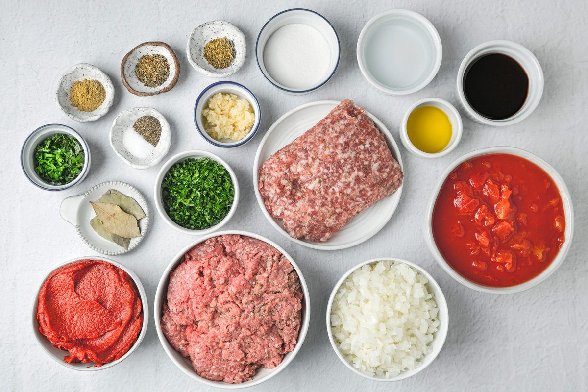 overhead shot of spaghetti sauce ingredients