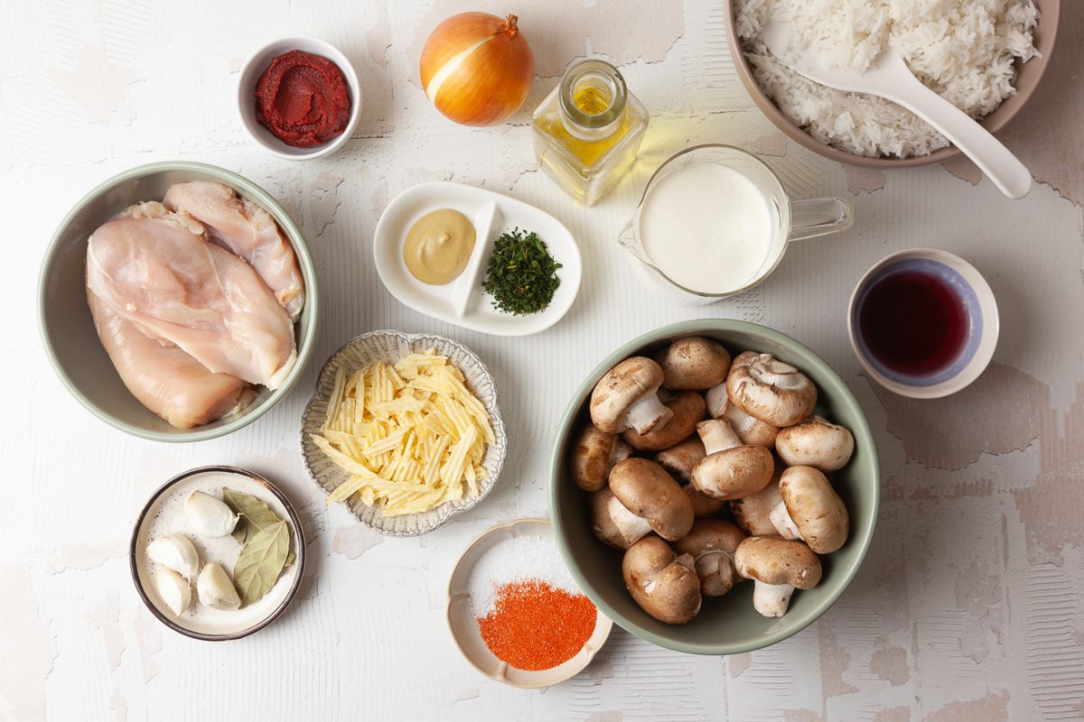 olive oil, mushrooms, spices, vegetables, tomato paste, cream, mustard, vinegar, chicken breast, white rice and potato sticks