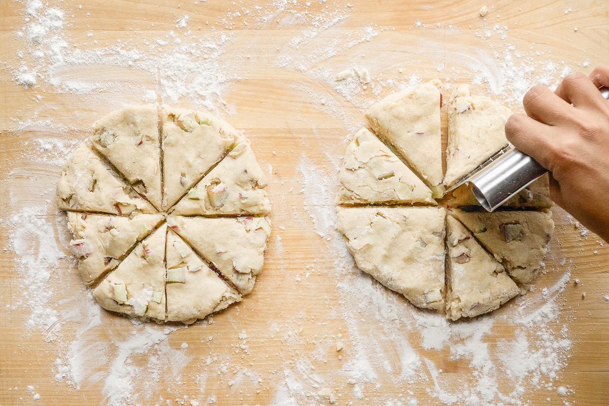 cutting dough circle into wedges
