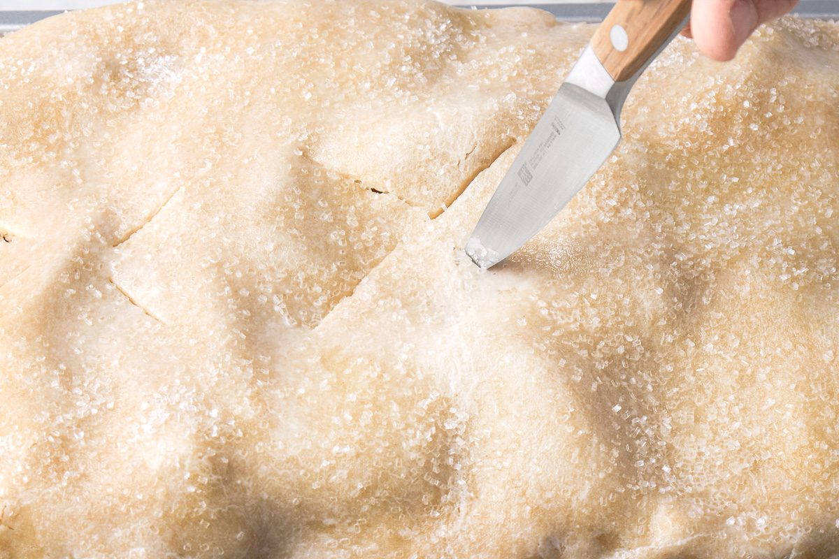 cutting vents in the top crust