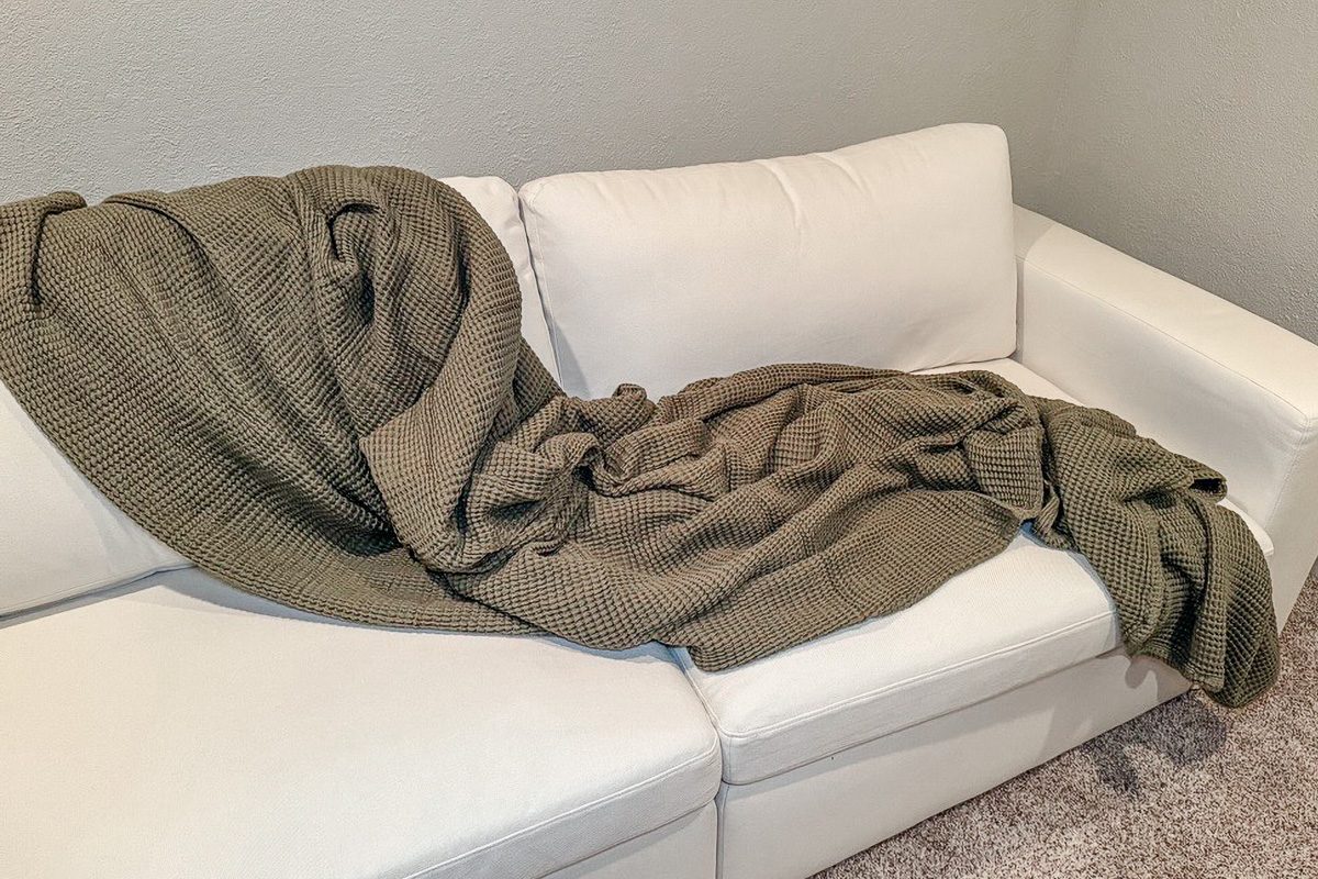 Toha25 Brooklinen Dreamweave Waffle Blanket Mary Henn 02 Otedit