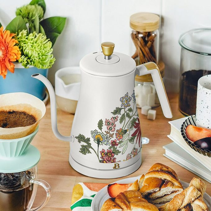 1 Quart Wildflower Gooseneck Kettle In White