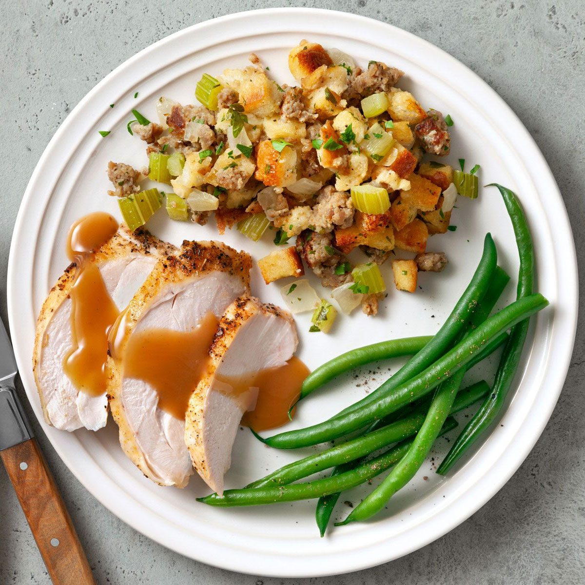 40 Thanksgiving Potluck Ideas for a Full Holiday Table