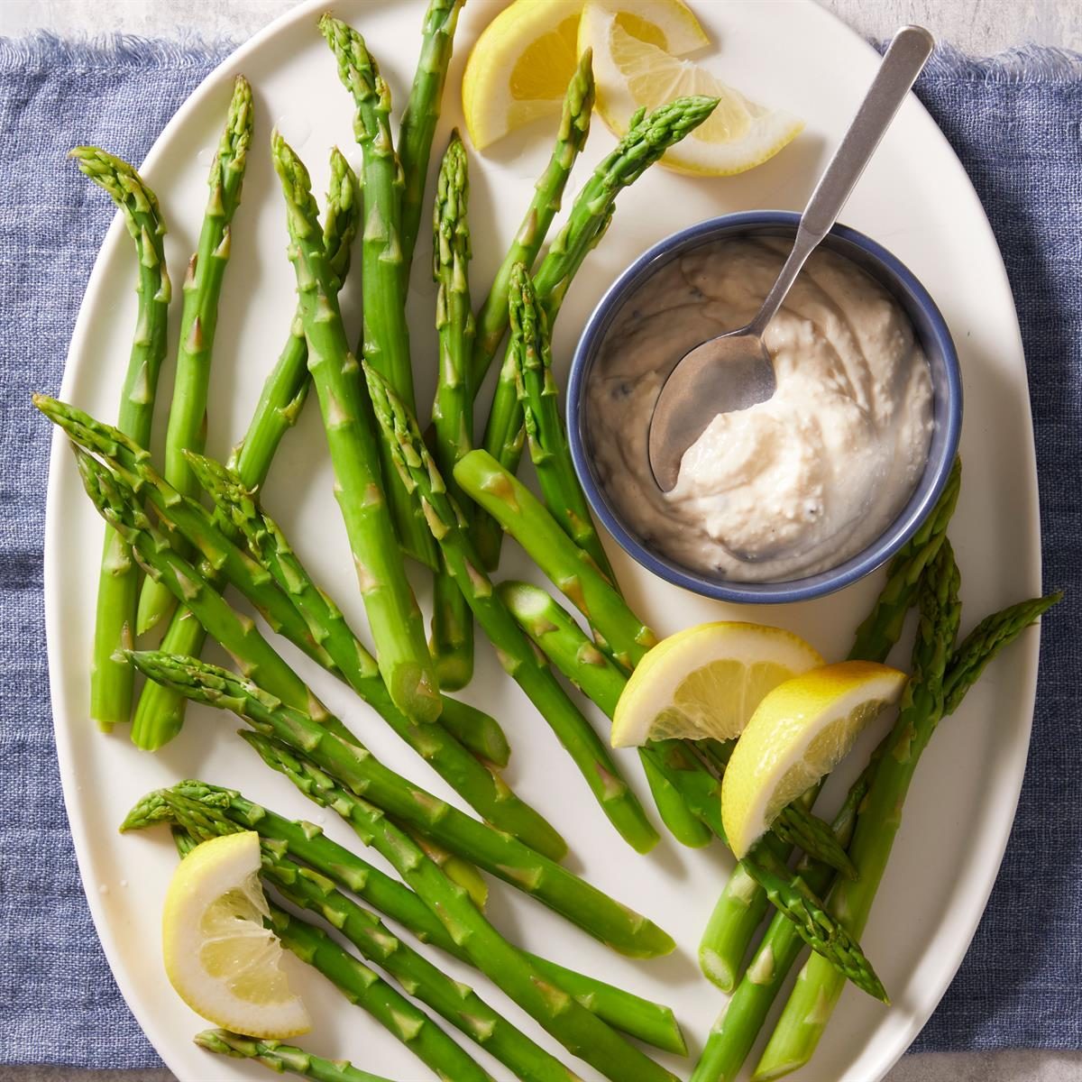 Asparagus With Horseradish Dip Exps Ft25 106712 Jr 1022 1