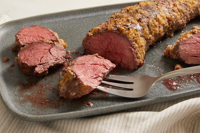Horseradish Crusted Beef Tenderloin Ft25 48459 Ac 0723 8