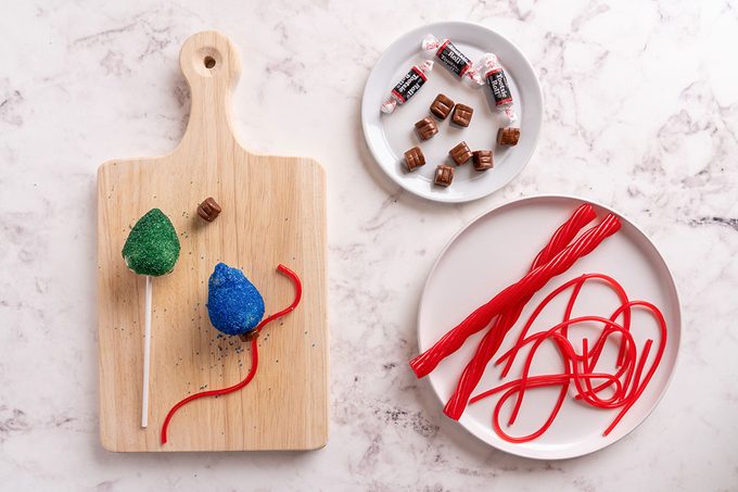 I Made Christmas Light Cake Pops Christmas Lights Cake Pops Step 3